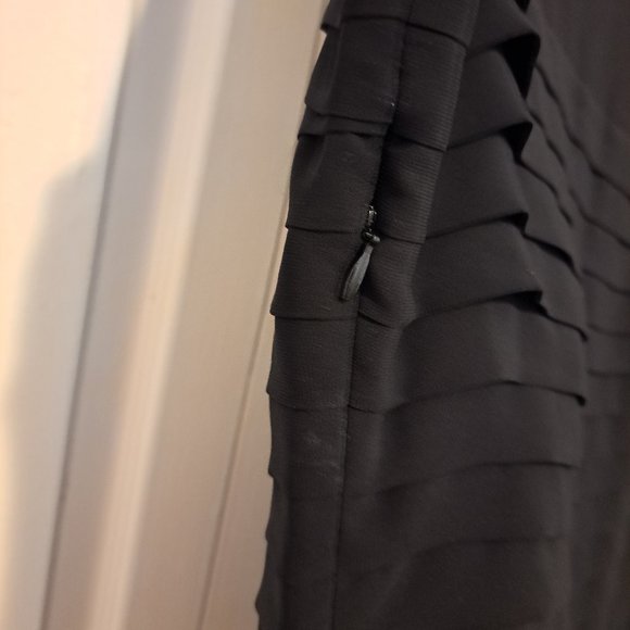 Sleeveless Black Top with Subtle Ruffle/Pleats - Picture 6 of 7